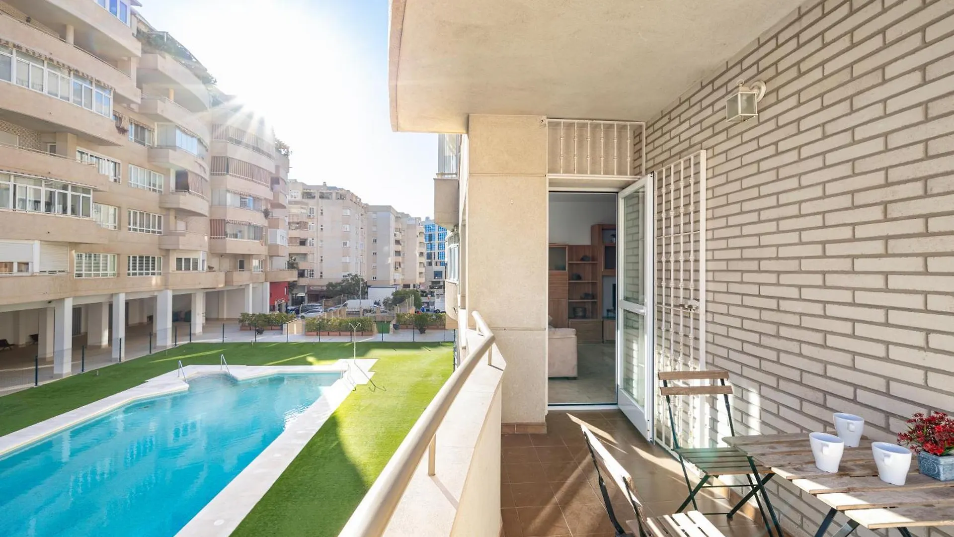 H2M Teatinos Pool & Terrace contacts