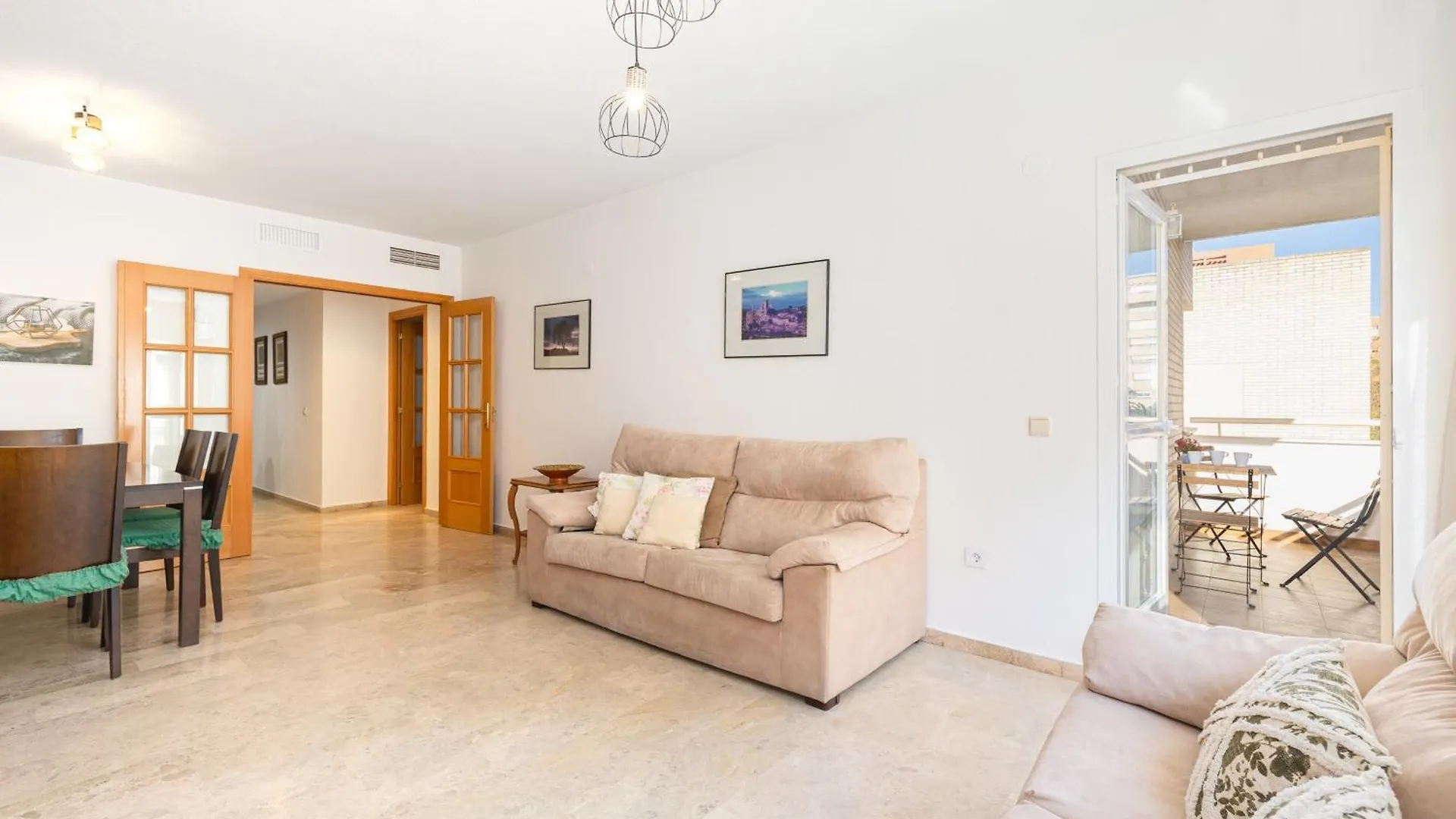 H2M Teatinos Pool & Terrace Apartment Malaga