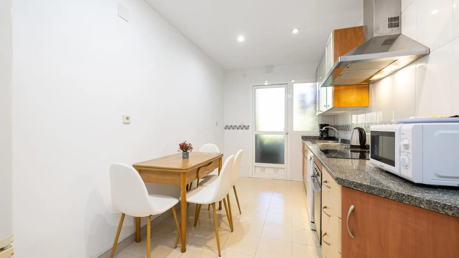 H2M Teatinos Pool & Terrace Apartment Malaga 0*,