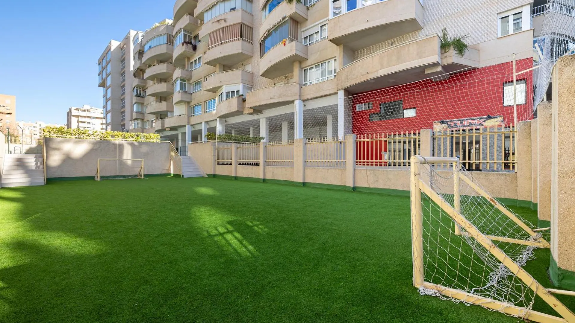 H2M Teatinos Pool & Terrace Apartment Malaga
