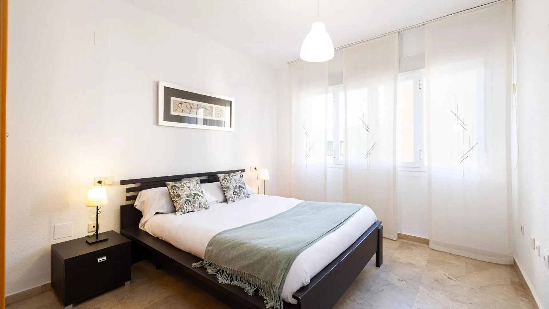 H2M Teatinos Pool & Terrace Apartment Malaga Spain