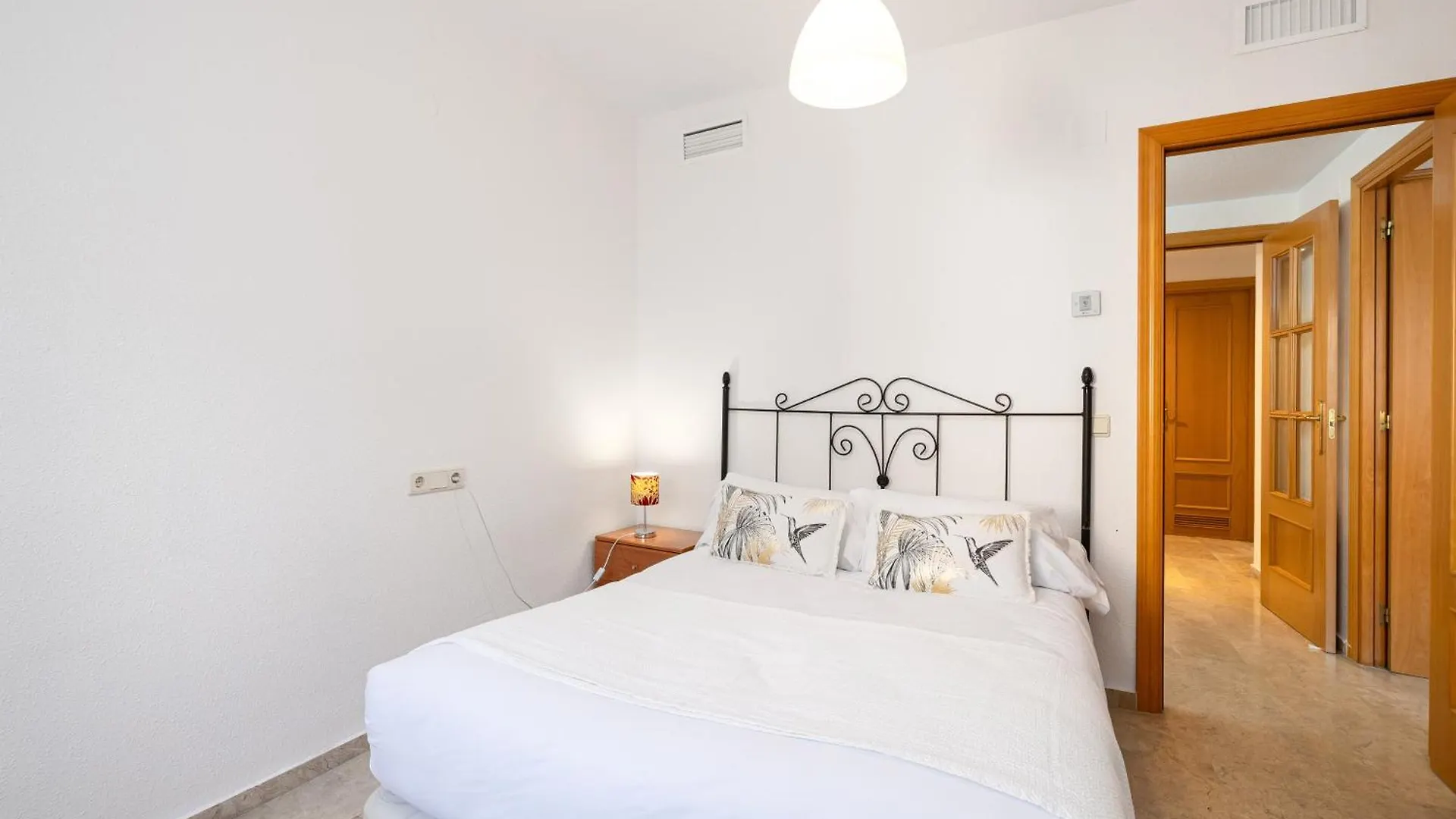 H2M Teatinos Pool & Terrace Apartment Malaga 0*,  Spain