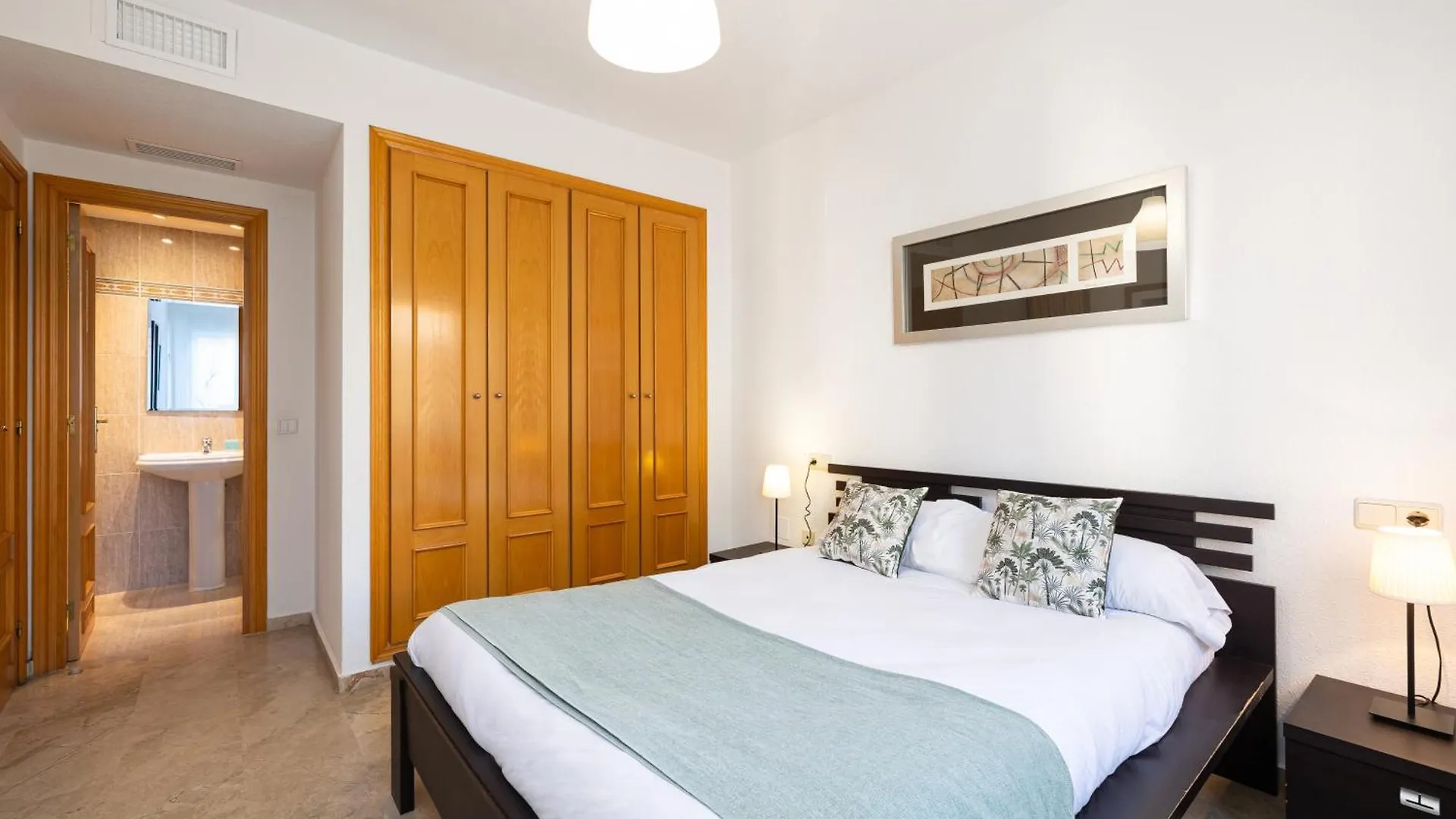 H2M Teatinos Pool & Terrace Apartment Malaga 0*,  Spain