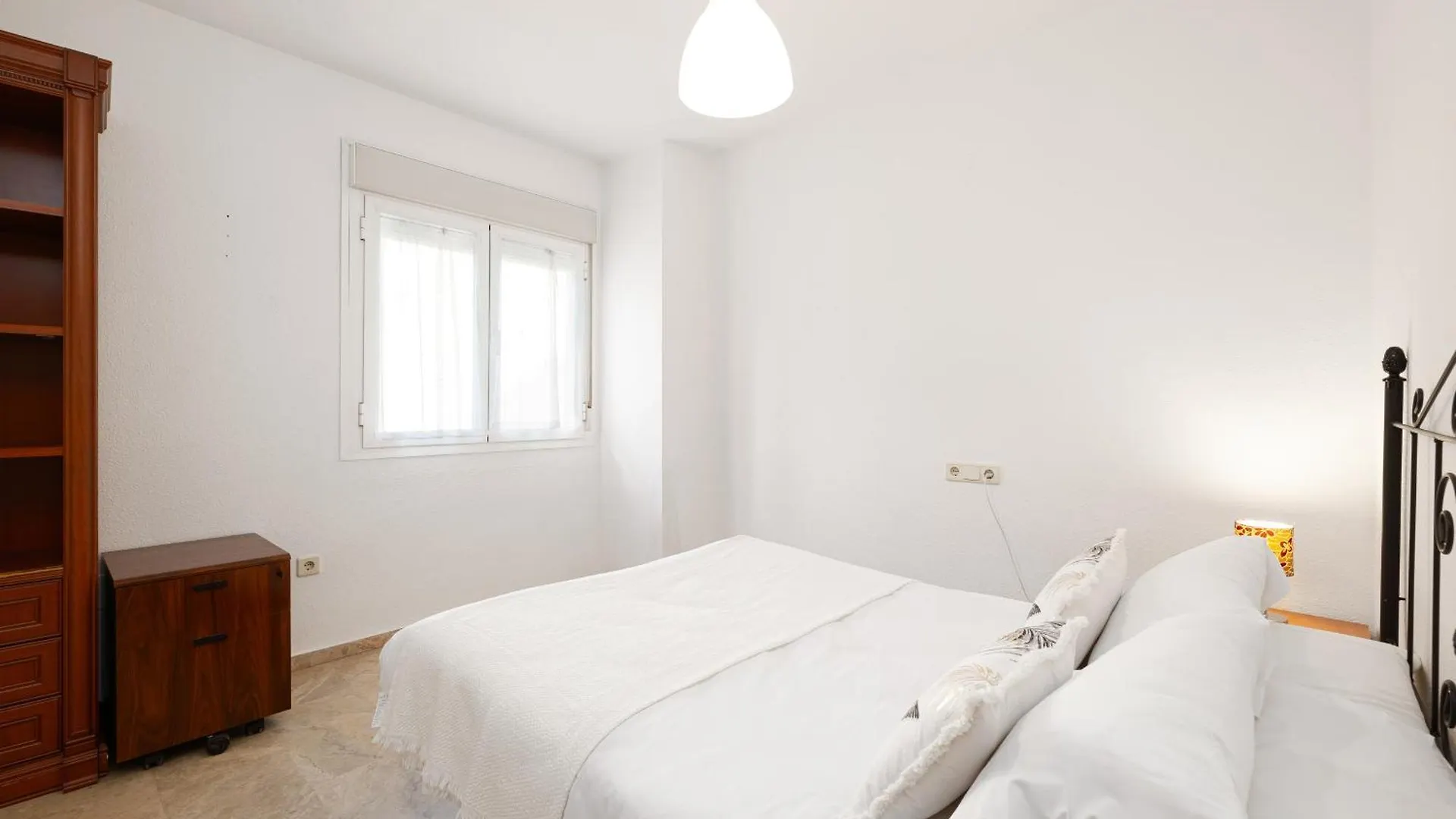 H2M Teatinos Pool & Terrace Apartment Malaga